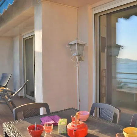 Apartment T2 Climatise, Terrasse, A 3 Couchages - Fr-1-251-379 Le Lavandou
