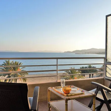 T2 Climatise, Terrasse, A 3 Couchages - Fr-1-251-379 * Le Lavandou